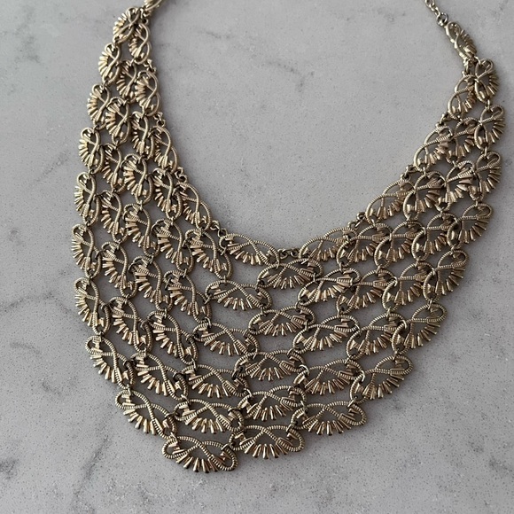 GOLD STATEMENT COLLAR NECKLACE - Picture 3 of 3
